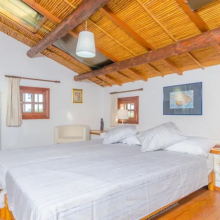 Villa Na Molla *